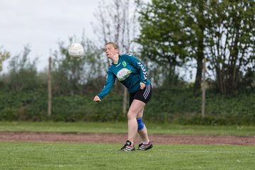 Bild 125 - Faustball Frauen Wiemersdorf